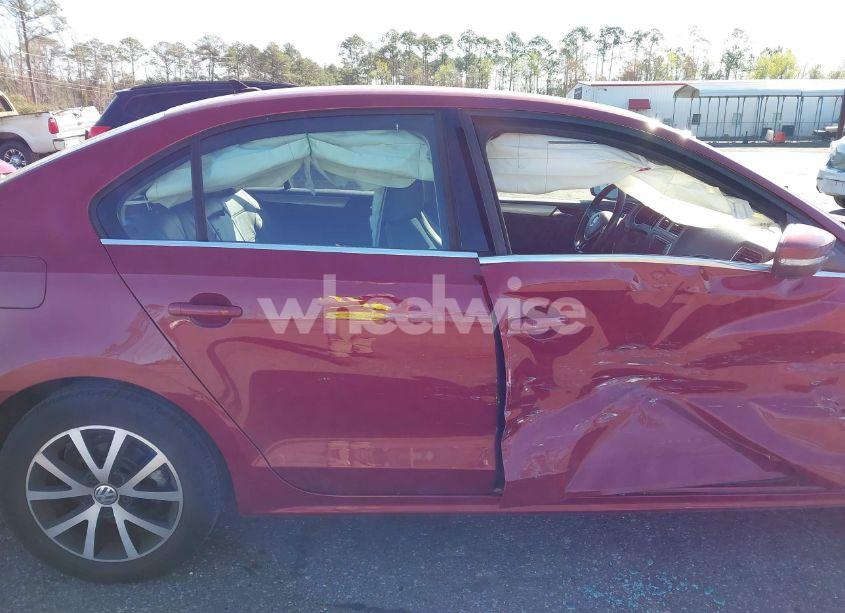 Photo 13 of 2017 Volkswagen Jetta 1.4T SE (VIN 3VWDB7AJ3HM206978)