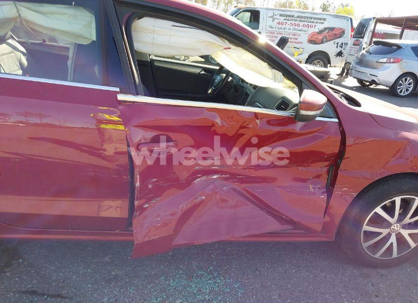 Photo 6 of 2017 Volkswagen Jetta 1.4T SE (VIN 3VWDB7AJ3HM206978)