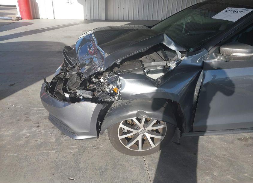 Photo 6 of 2017 Volkswagen Jetta 1.4T SE (VIN 3VWDB7AJ3HM216068)