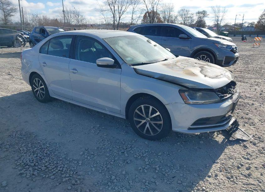 2017 Volkswagen Jetta 1.4T SE (VIN 3VWDB7AJ3HM287240) main photo