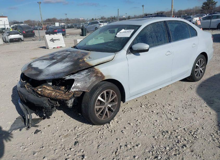 Photo 2 of 2017 Volkswagen Jetta 1.4T SE (VIN 3VWDB7AJ3HM287240)