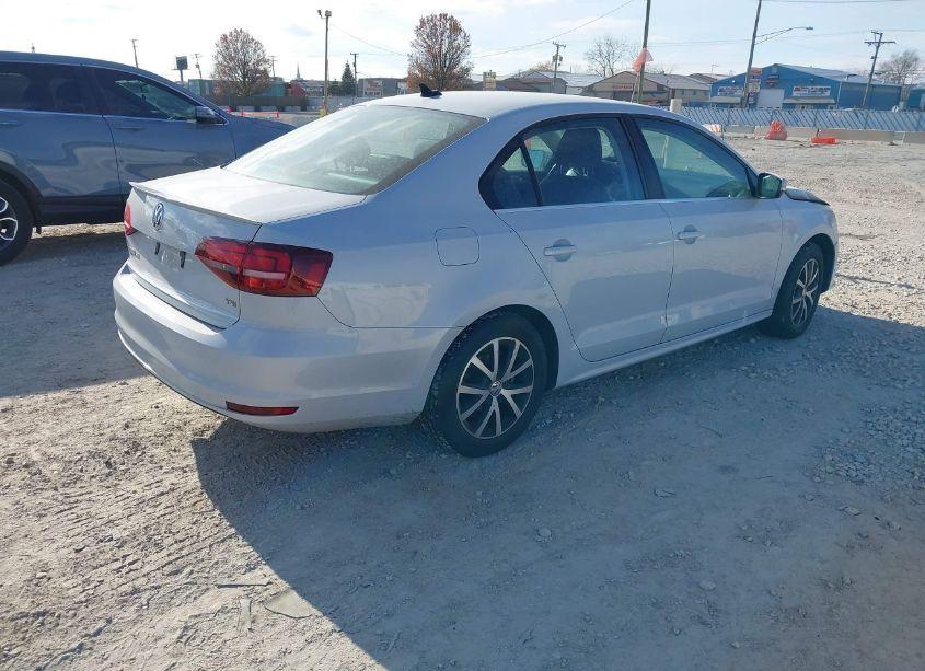 Photo 4 of 2017 Volkswagen Jetta 1.4T SE (VIN 3VWDB7AJ3HM287240)