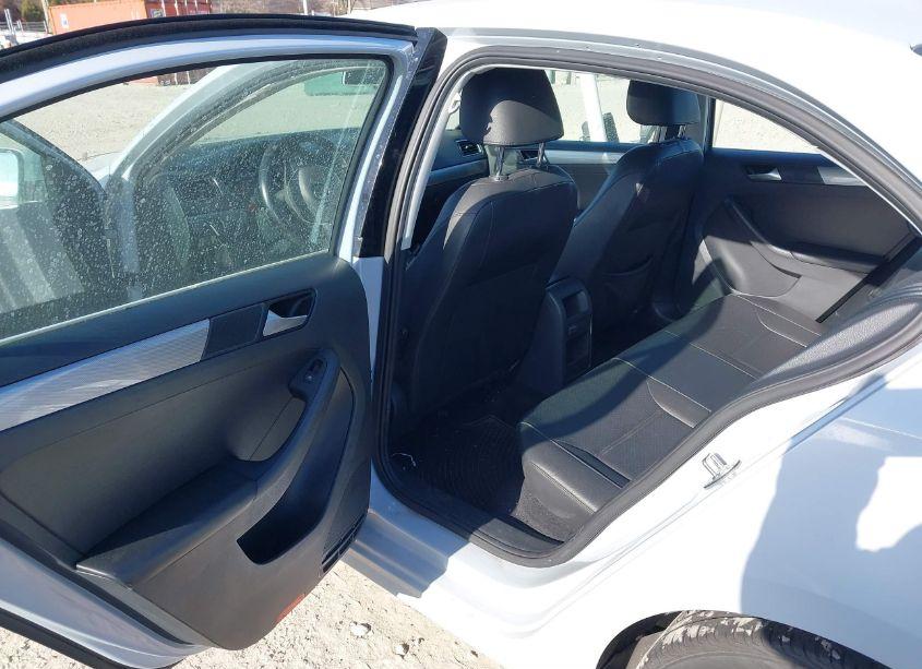 Photo 8 of 2017 Volkswagen Jetta 1.4T SE (VIN 3VWDB7AJ3HM287240)