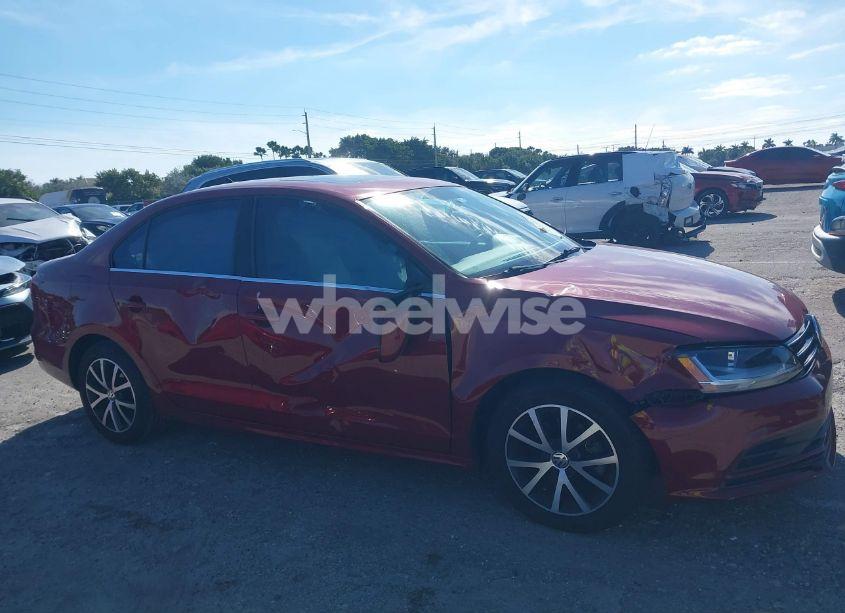 Photo 6 of 2017 Volkswagen Jetta 1.4T SE (VIN 3VWDB7AJ3HM292860)