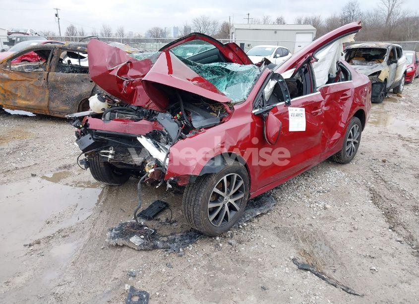 Photo 2 of 2017 Volkswagen Jetta 1.4T SE (VIN 3VWDB7AJ3HM336694)