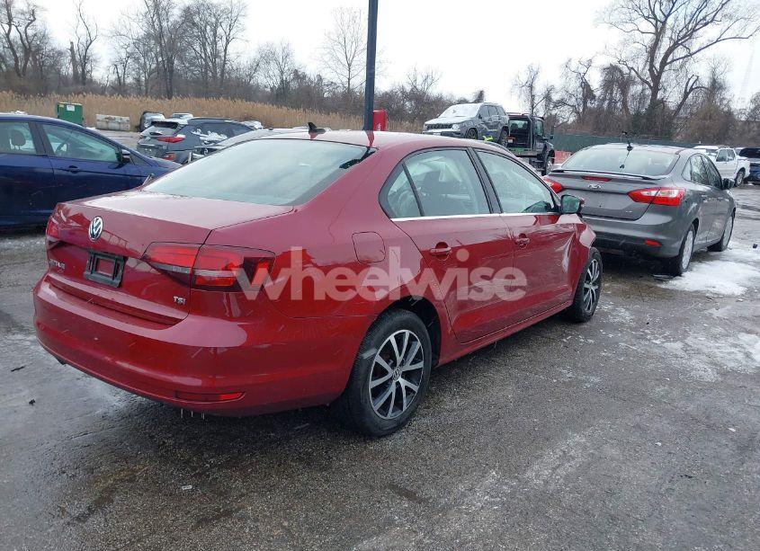 Photo 4 of 2017 Volkswagen Jetta 1.4T SE (VIN 3VWDB7AJ3HM340762)