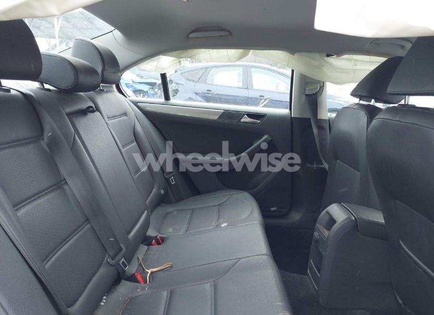 Photo 8 of 2017 Volkswagen Jetta 1.4T SE (VIN 3VWDB7AJ3HM340762)