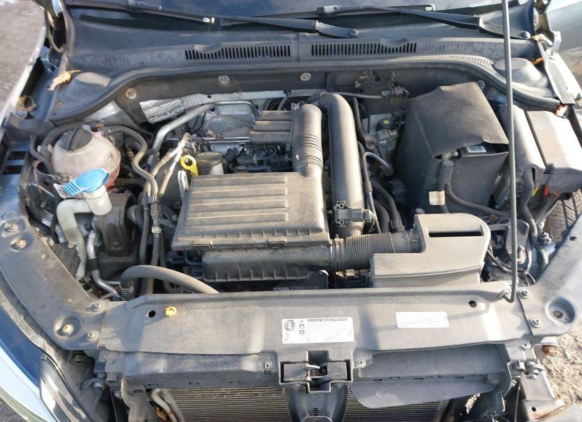 Photo 10 of 2017 Volkswagen Jetta 1.4T SE (VIN 3VWDB7AJ3HM358095)