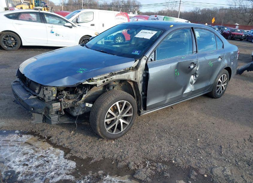 Photo 2 of 2017 Volkswagen Jetta 1.4T SE (VIN 3VWDB7AJ3HM358095)