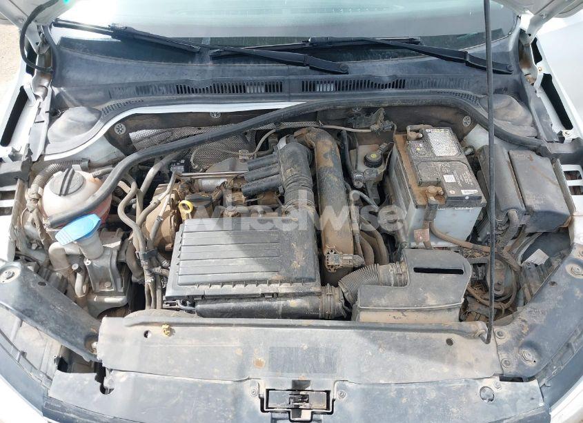Photo 10 of 2017 Volkswagen Jetta 1.4T SE (VIN 3VWDB7AJ3HM386379)