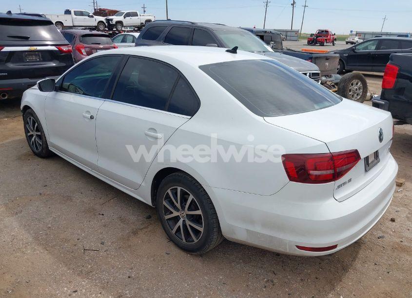 Photo 3 of 2017 Volkswagen Jetta 1.4T SE (VIN 3VWDB7AJ3HM386379)