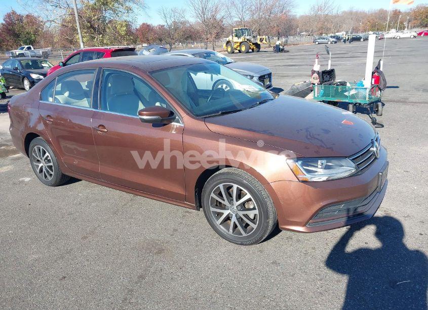 2017 Volkswagen Jetta 1.4T SE (VIN 3VWDB7AJ3HM390092) main photo