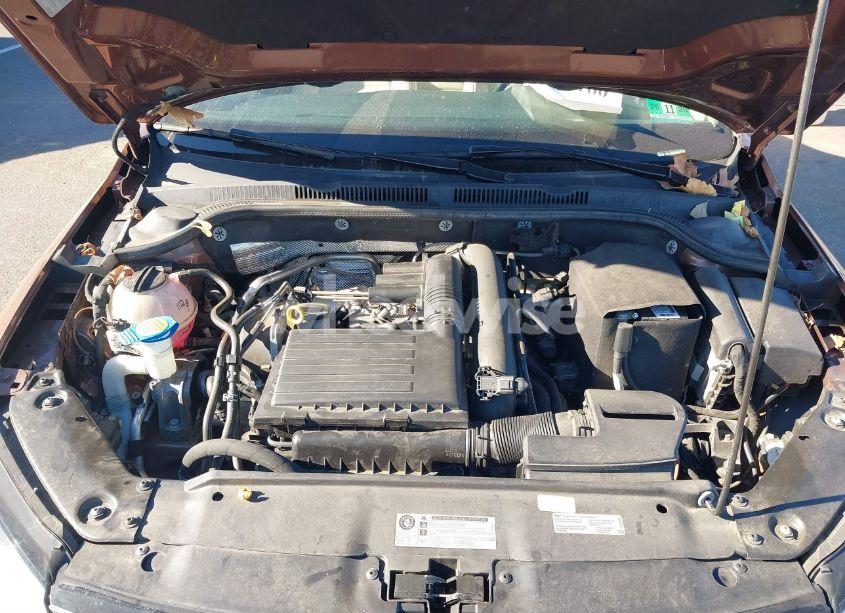 Photo 10 of 2017 Volkswagen Jetta 1.4T SE (VIN 3VWDB7AJ3HM390092)