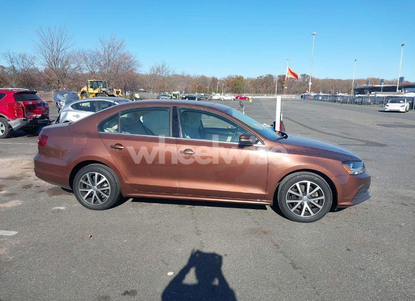 Photo 13 of 2017 Volkswagen Jetta 1.4T SE (VIN 3VWDB7AJ3HM390092)