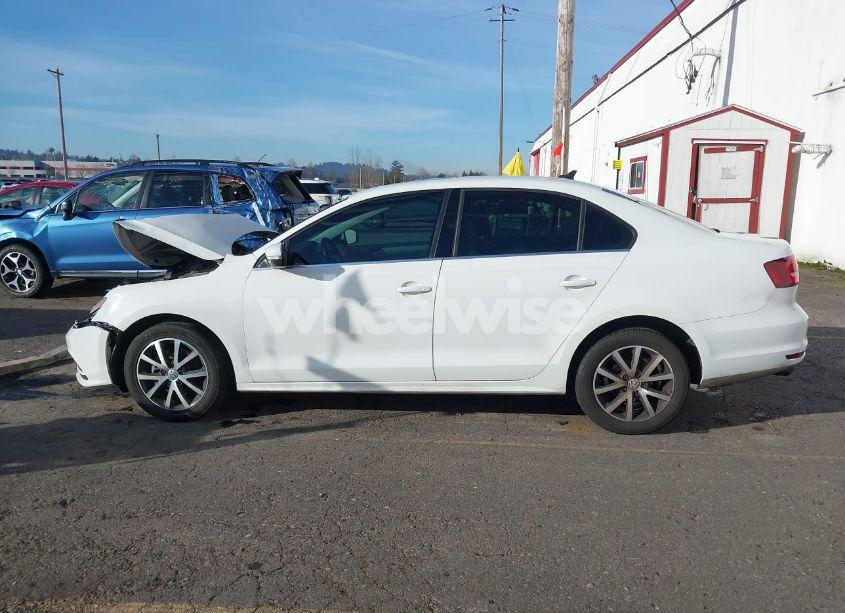 Photo 14 of 2018 Volkswagen Jetta 1.4T SE/1.4T WOLFSBURG EDITION (VIN 3VWDB7AJ3JM248587)