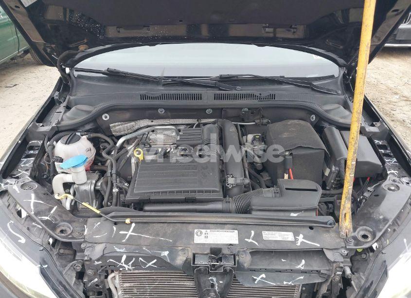 Photo 10 of 2017 Volkswagen Jetta 1.4T SE (VIN 3VWDB7AJ4HM202258)