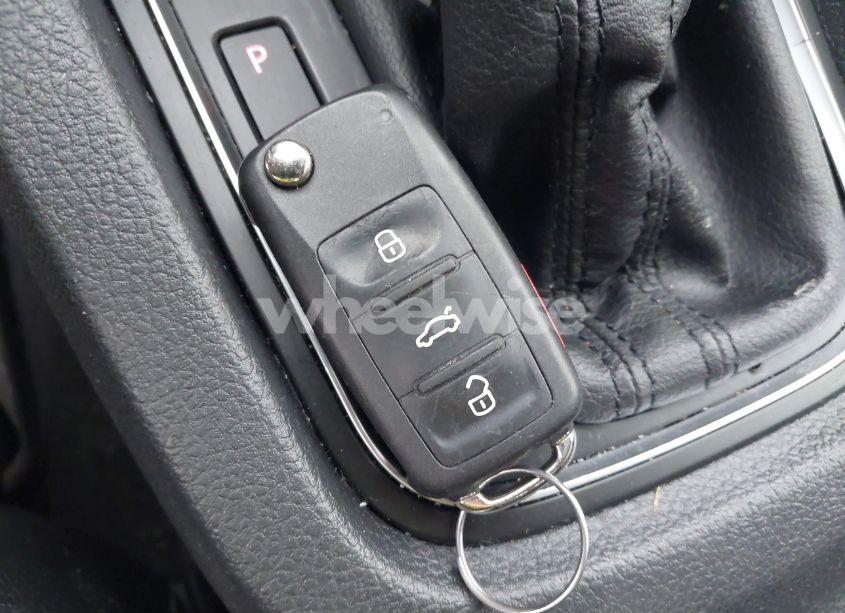 Photo 11 of 2017 Volkswagen Jetta 1.4T SE (VIN 3VWDB7AJ4HM202258)