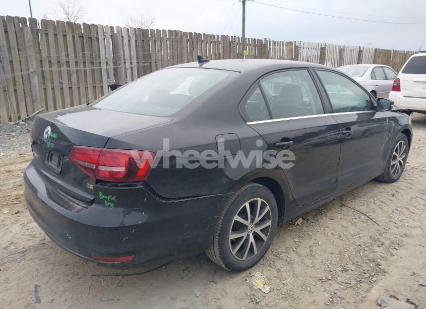 Photo 4 of 2017 Volkswagen Jetta 1.4T SE (VIN 3VWDB7AJ4HM202258)