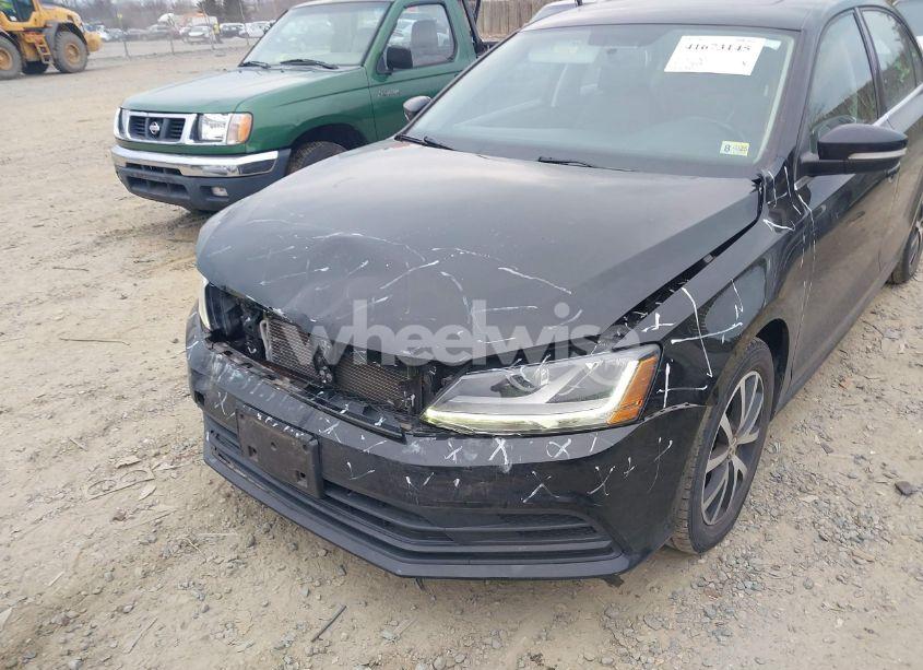 Photo 6 of 2017 Volkswagen Jetta 1.4T SE (VIN 3VWDB7AJ4HM202258)