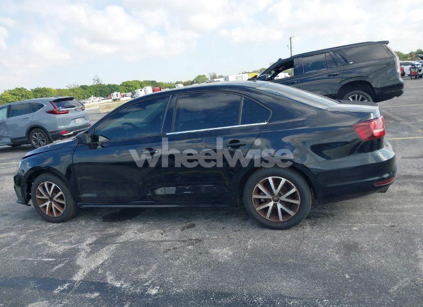 Photo 14 of 2017 Volkswagen Jetta 1.4T SE (VIN 3VWDB7AJ4HM207959)