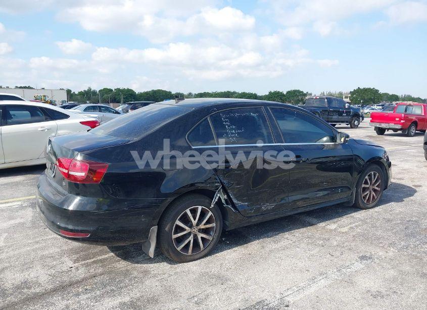 Photo 6 of 2017 Volkswagen Jetta 1.4T SE (VIN 3VWDB7AJ4HM207959)