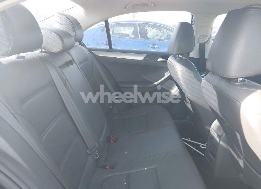 Photo 8 of 2017 Volkswagen Jetta 1.4T SE (VIN 3VWDB7AJ4HM220324)