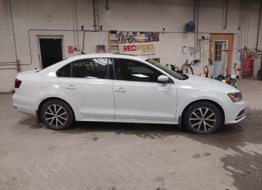 Photo 13 of 2017 Volkswagen Jetta 1.4T SE (VIN 3VWDB7AJ4HM226446)