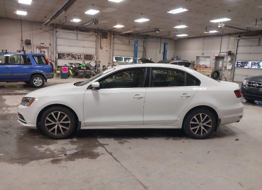 Photo 14 of 2017 Volkswagen Jetta 1.4T SE (VIN 3VWDB7AJ4HM226446)