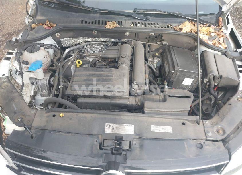 Photo 10 of 2017 Volkswagen Jetta 1.4T SE (VIN 3VWDB7AJ4HM290440)