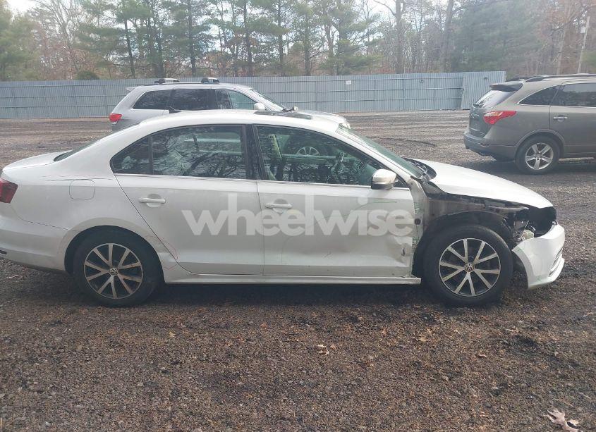 Photo 13 of 2017 Volkswagen Jetta 1.4T SE (VIN 3VWDB7AJ4HM290440)