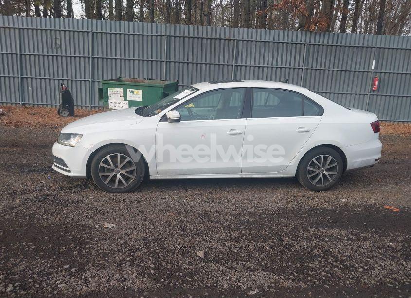Photo 14 of 2017 Volkswagen Jetta 1.4T SE (VIN 3VWDB7AJ4HM290440)