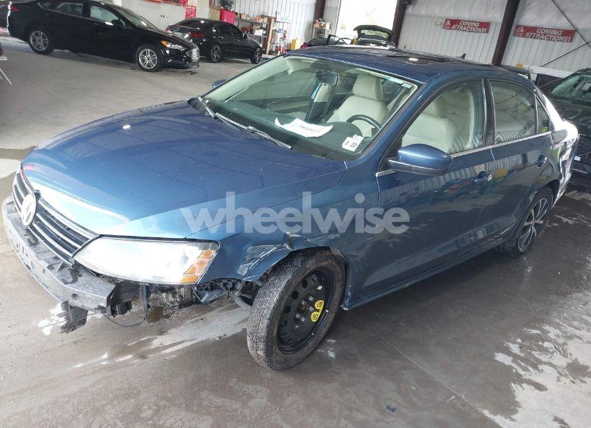 Photo 2 of 2017 Volkswagen Jetta 1.4T SE (VIN 3VWDB7AJ4HM297548)