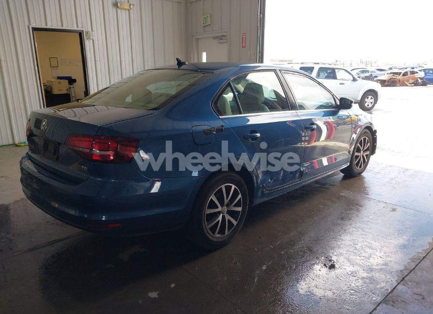Photo 4 of 2017 Volkswagen Jetta 1.4T SE (VIN 3VWDB7AJ4HM297548)
