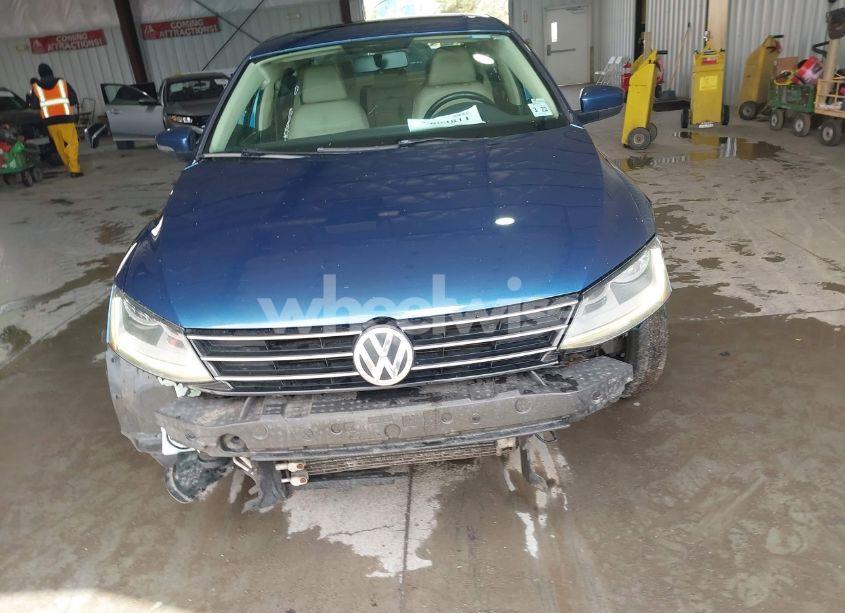 Photo 6 of 2017 Volkswagen Jetta 1.4T SE (VIN 3VWDB7AJ4HM297548)