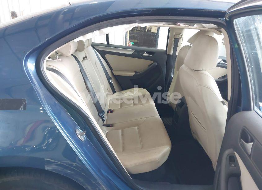 Photo 8 of 2017 Volkswagen Jetta 1.4T SE (VIN 3VWDB7AJ4HM297548)