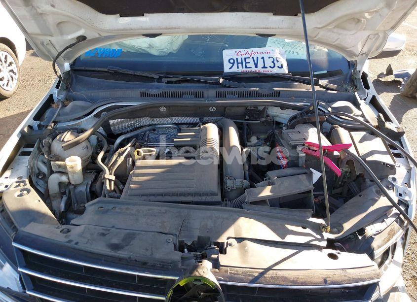 Photo 10 of 2017 Volkswagen Jetta 1.4T SE (VIN 3VWDB7AJ4HM308743)