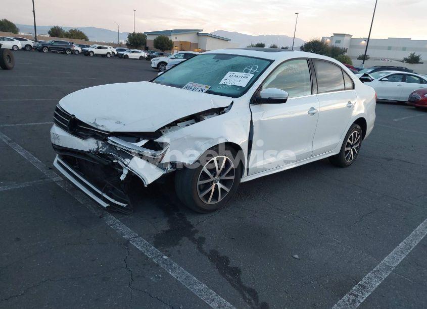 Photo 2 of 2017 Volkswagen Jetta 1.4T SE (VIN 3VWDB7AJ4HM308743)