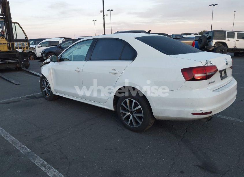 Photo 3 of 2017 Volkswagen Jetta 1.4T SE (VIN 3VWDB7AJ4HM308743)