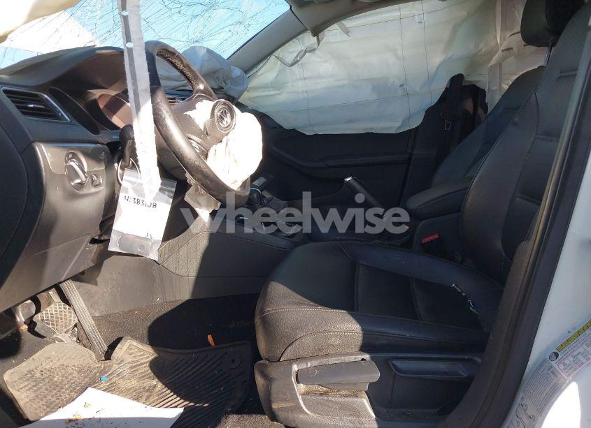 Photo 5 of 2017 Volkswagen Jetta 1.4T SE (VIN 3VWDB7AJ4HM308743)