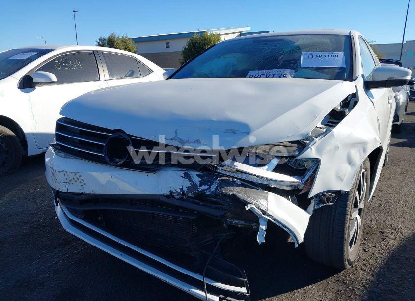 Photo 6 of 2017 Volkswagen Jetta 1.4T SE (VIN 3VWDB7AJ4HM308743)