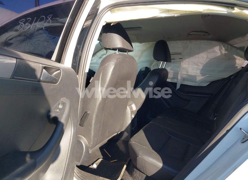 Photo 8 of 2017 Volkswagen Jetta 1.4T SE (VIN 3VWDB7AJ4HM308743)