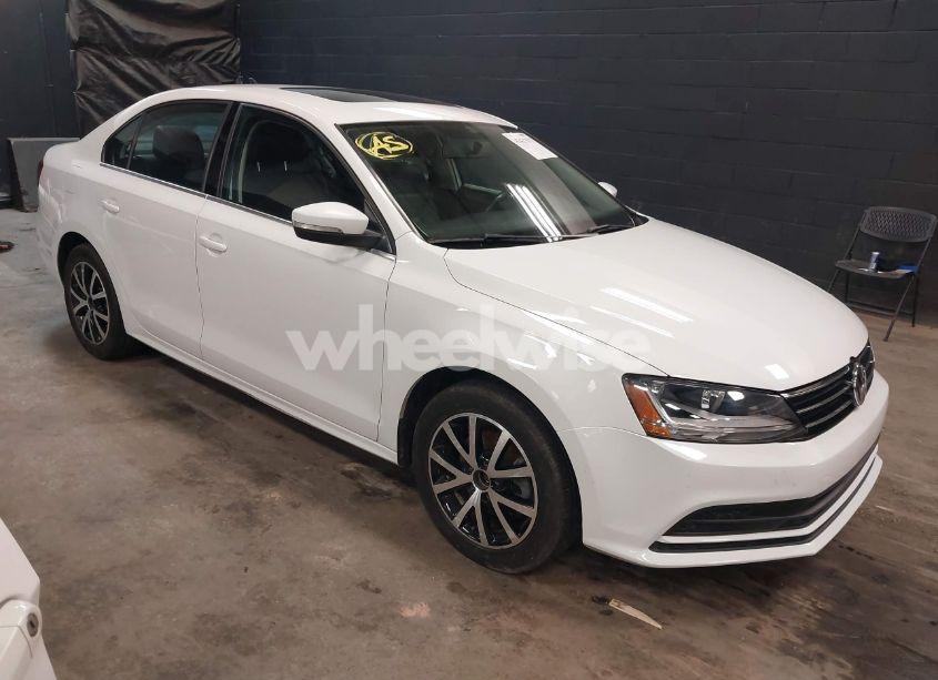 2017 Volkswagen Jetta 1.4T SE (VIN 3VWDB7AJ4HM320990) main photo