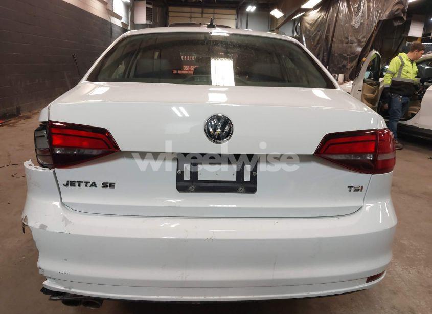 Photo 16 of 2017 Volkswagen Jetta 1.4T SE (VIN 3VWDB7AJ4HM320990)