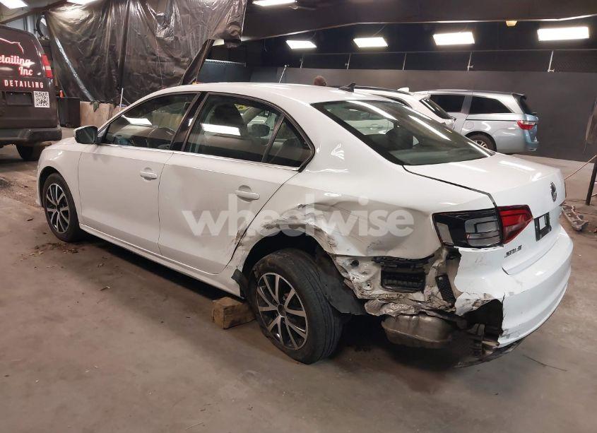 Photo 3 of 2017 Volkswagen Jetta 1.4T SE (VIN 3VWDB7AJ4HM320990)