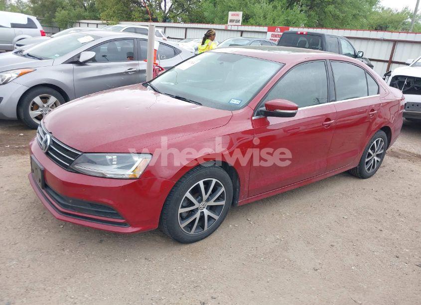 Photo 2 of 2017 Volkswagen Jetta 1.4T SE (VIN 3VWDB7AJ4HM378923)