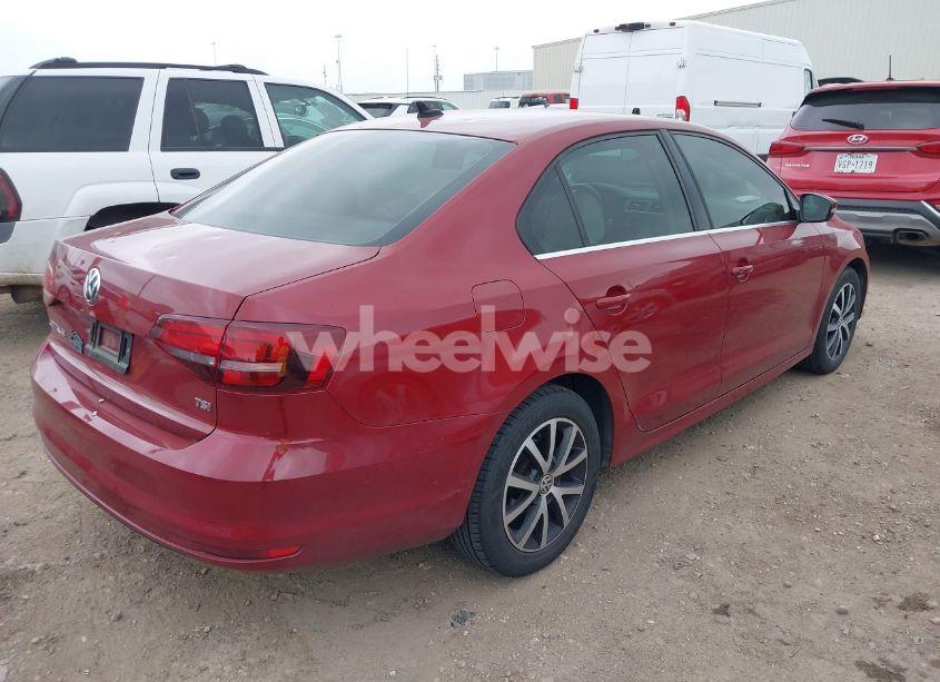 Photo 4 of 2017 Volkswagen Jetta 1.4T SE (VIN 3VWDB7AJ4HM378923)