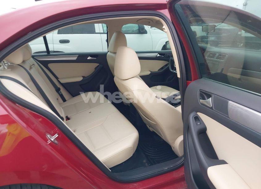 Photo 8 of 2017 Volkswagen Jetta 1.4T SE (VIN 3VWDB7AJ4HM378923)