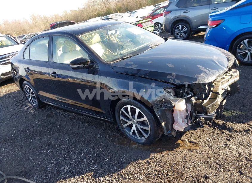 2017 Volkswagen Jetta 1.4T SE (VIN 3VWDB7AJ4HM380638) main photo