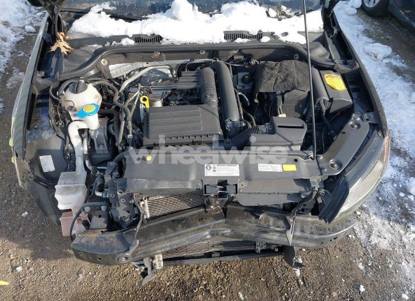 Photo 10 of 2017 Volkswagen Jetta 1.4T SE (VIN 3VWDB7AJ4HM380638)