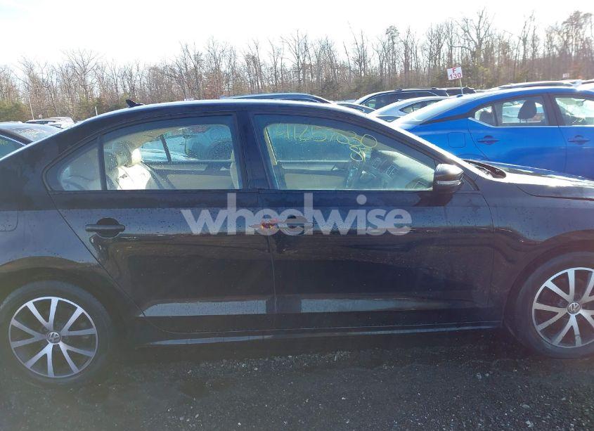 Photo 14 of 2017 Volkswagen Jetta 1.4T SE (VIN 3VWDB7AJ4HM380638)